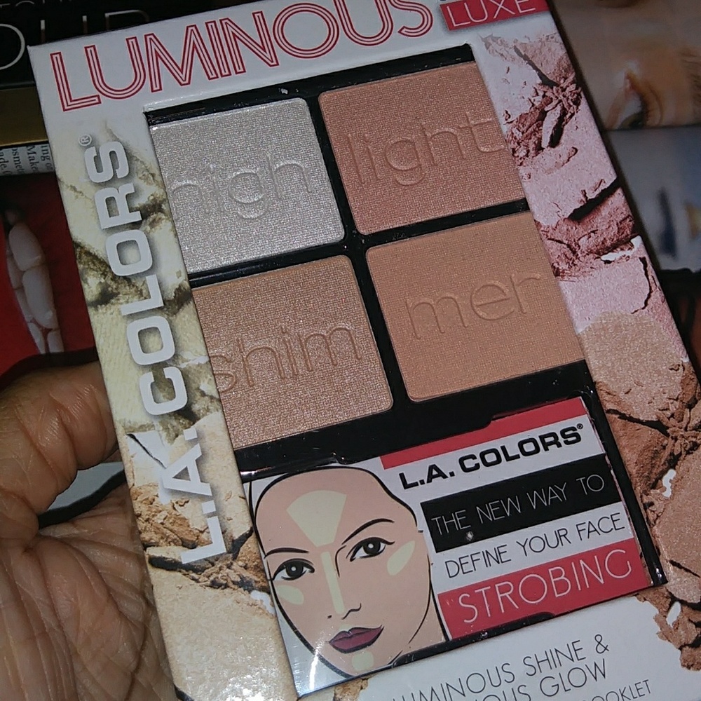 💄👝 3 Piece Beauty Bundle (16 pieces) - Picture 3 of 5